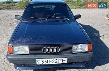 Седан Audi 80 1985 в Виноградові