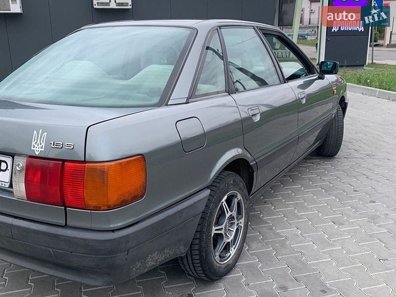 Седан Audi 80 1990 в Чернівцях