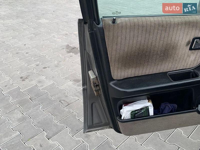Седан Audi 80 1990 в Черновцах