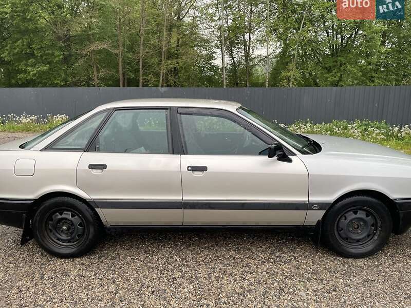 Седан Audi 80 1987 в Ивано-Франковске