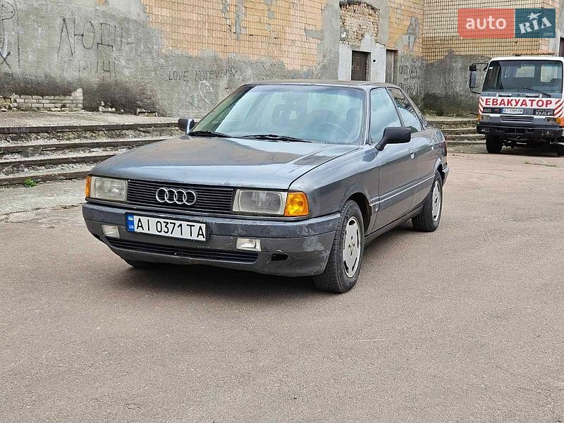 Седан Audi 80 1988 в Обухове