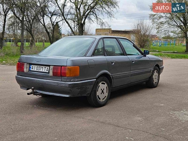 Седан Audi 80 1988 в Обухове