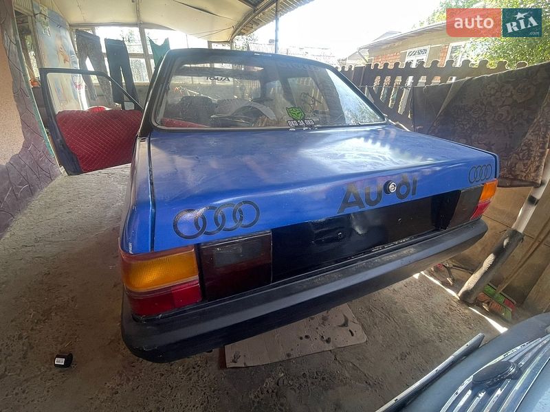 Седан Audi 80 1985 в Черновцах