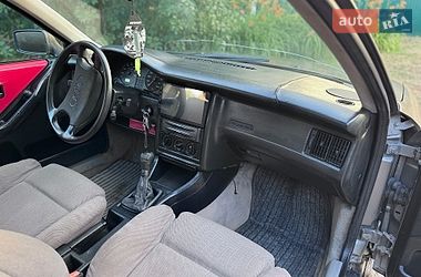Седан Audi 80 1988 в Глобиному