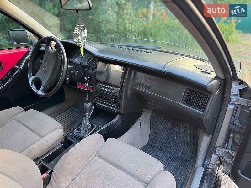 Седан Audi 80 1988 в Глобиному