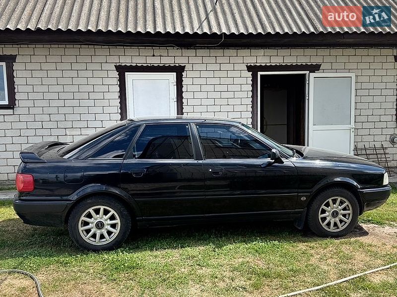 Седан Audi 80 1994 в Каневе