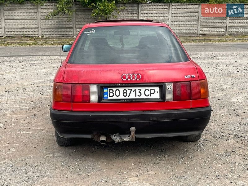 Седан Audi 80 1991 в Теофиполе