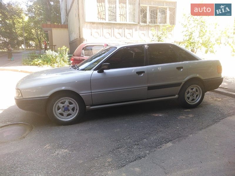 Седан Audi 80 1988 в Николаеве
