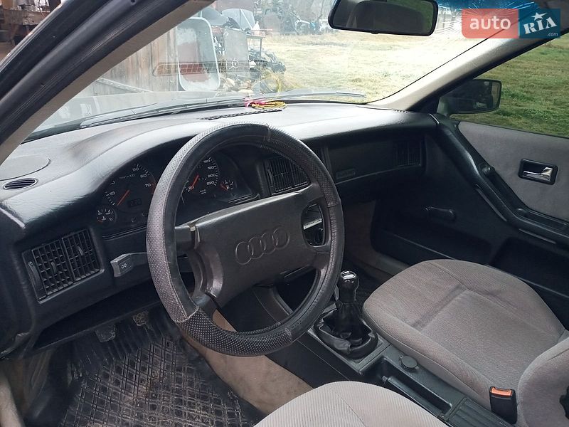 Седан Audi 80 1987 в Косові