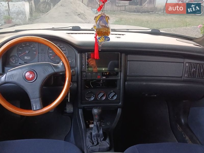 Седан Audi 80 1994 в Ужгороде