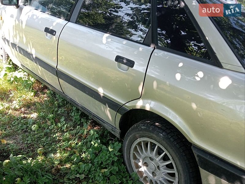 Седан Audi 80 1988 в Рава-Руській