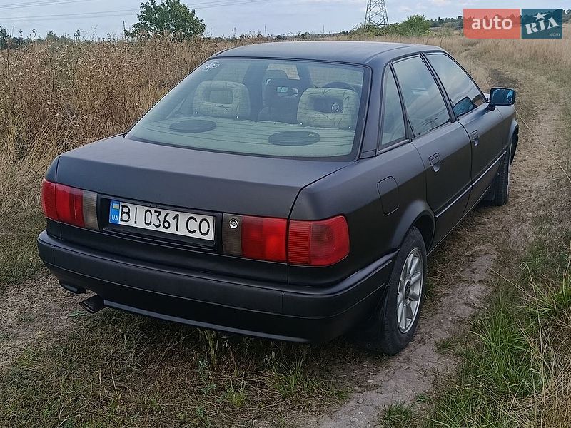 Седан Audi 80 1993 в Кременчуці