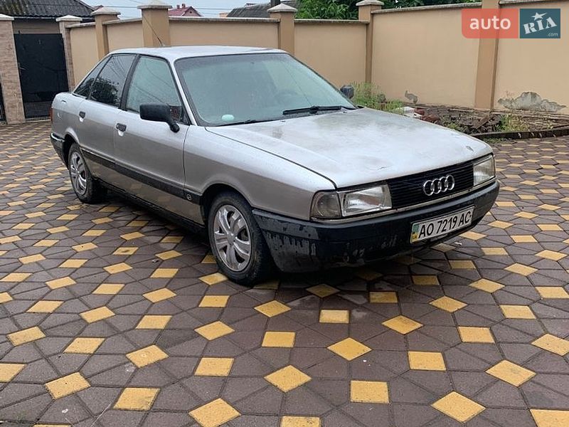 Седан Audi 80 1987 в Виноградові