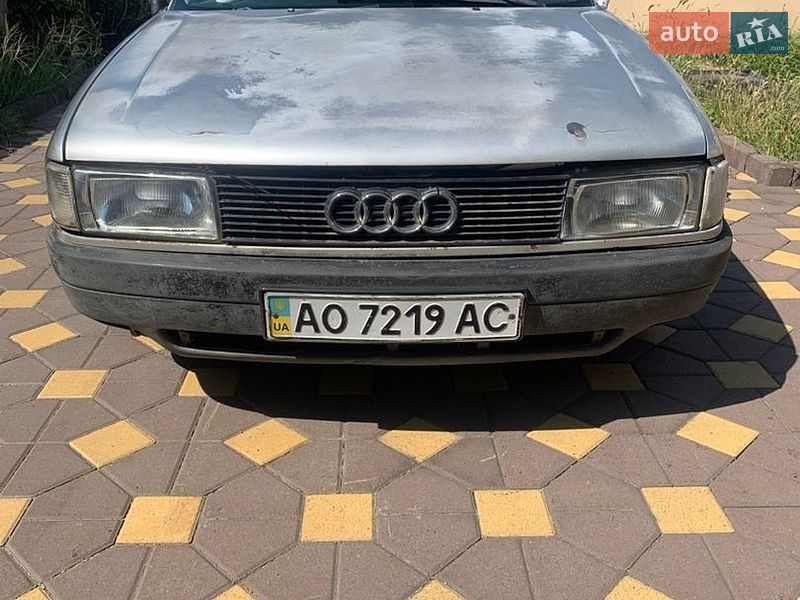 Седан Audi 80 1987 в Виноградові