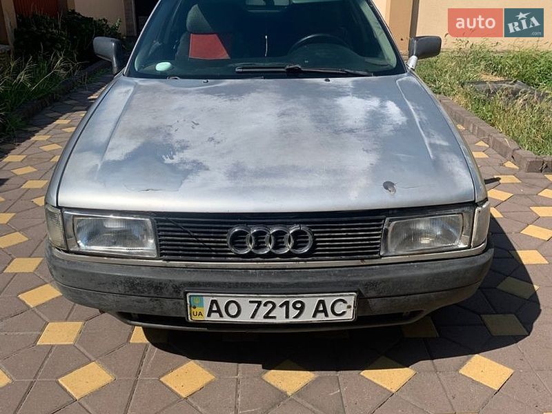 Седан Audi 80 1987 в Виноградові