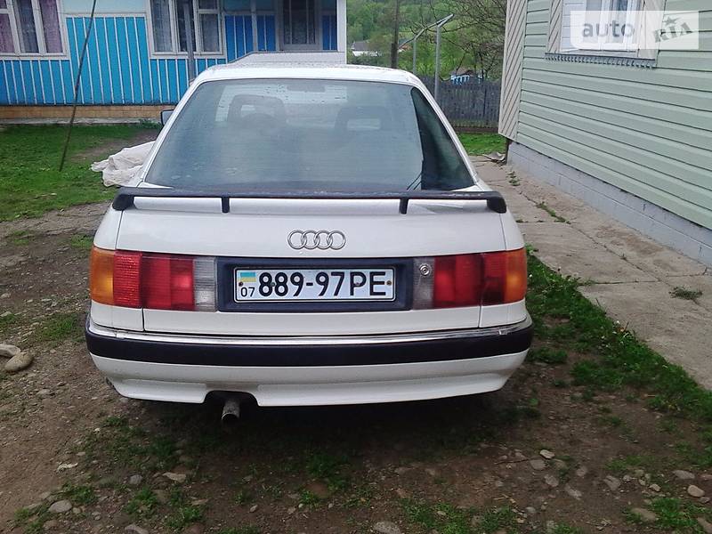 Седан Audi 90 1989 в Снятине