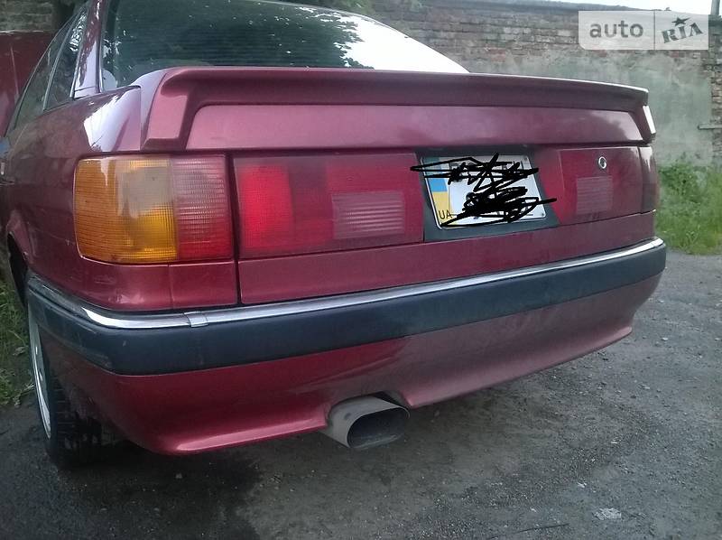 Седан Audi 90 1988 в Львове