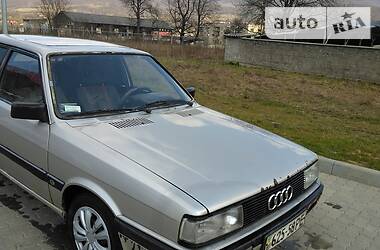 Седан Audi 90 1984 в Великом Березном