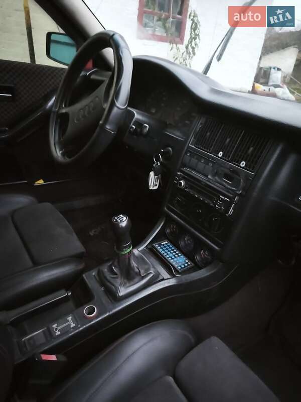 Седан Audi 90 1990 в Нежине