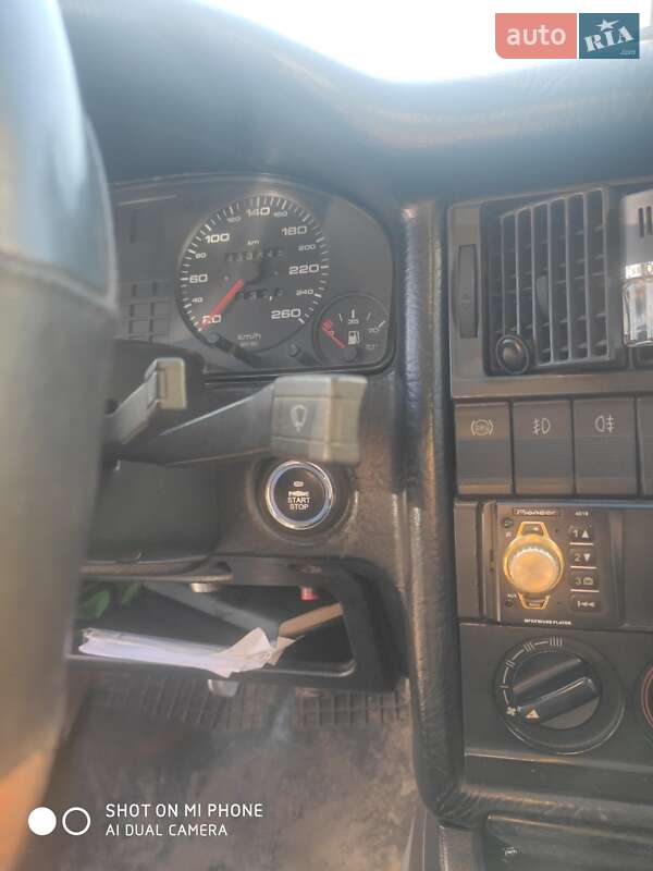 Седан Audi 90 1988 в Калиновке