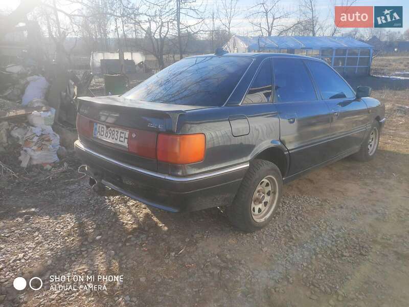 Седан Audi 90 1988 в Калиновке