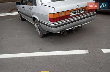 Седан Audi 90 1986 в Измаиле