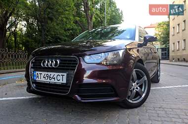 Хэтчбек Audi A1 2010 в 