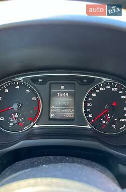 Хэтчбек Audi A1 2013 в 