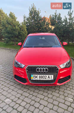 Хэтчбек Audi A1 2013 в 
