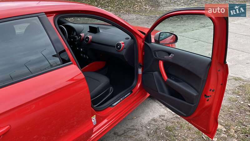 Хэтчбек Audi A1 2014 в Киеве