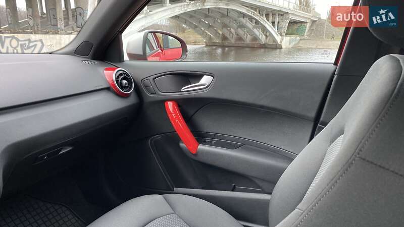 Хэтчбек Audi A1 2014 в Киеве