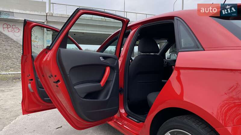 Хэтчбек Audi A1 2014 в Киеве
