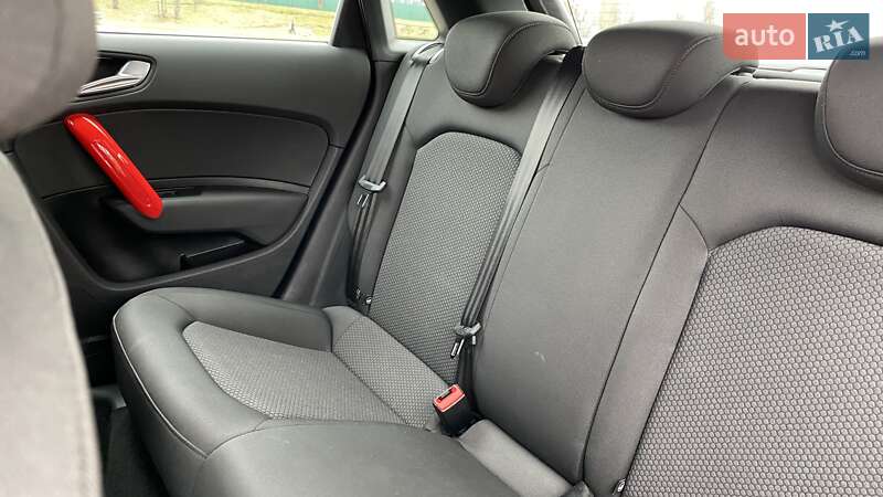 Хэтчбек Audi A1 2014 в Киеве