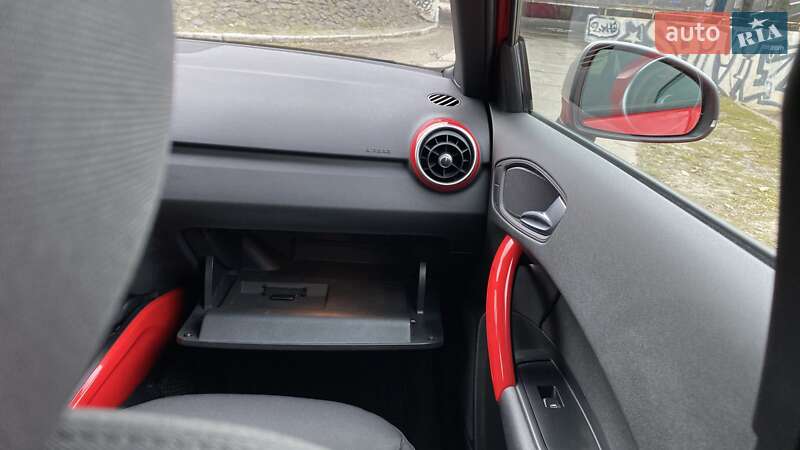 Хэтчбек Audi A1 2014 в Киеве