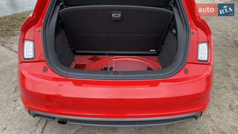 Хэтчбек Audi A1 2014 в Киеве