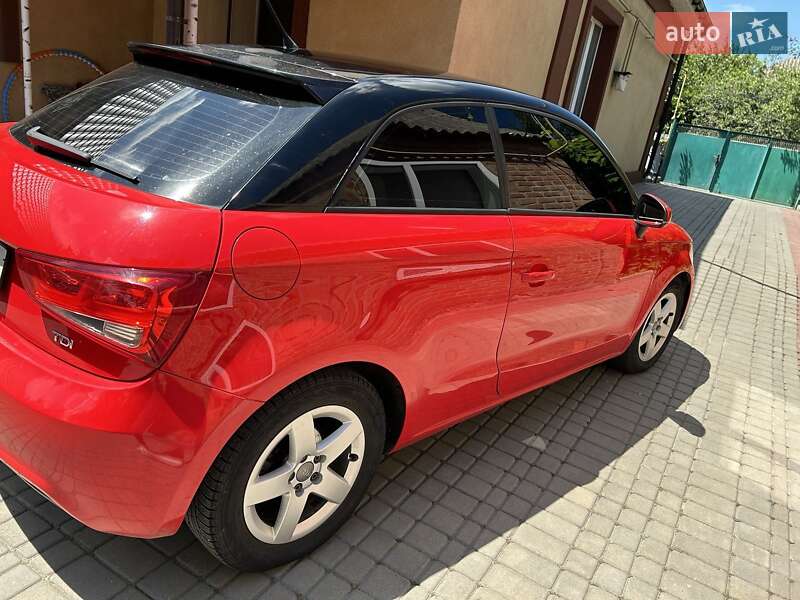 Хэтчбек Audi A1 2010 в Знаменке
