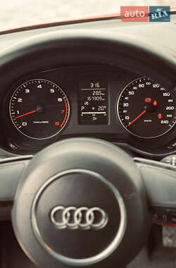Хетчбек Audi A1 2012 в 