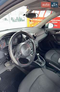 Хэтчбек Audi A1 2012 в 