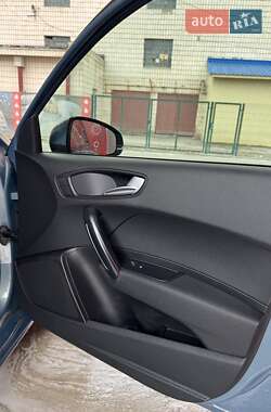 Хэтчбек Audi A1 2012 в 