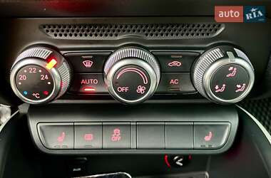 Хэтчбек Audi A1 2010 в 