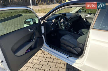 Хэтчбек Audi A1 2015 в 