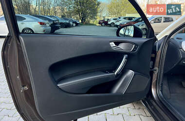 Хэтчбек Audi A1 2011 в 