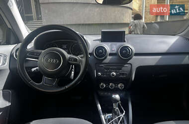 Хэтчбек Audi A1 2013 в 