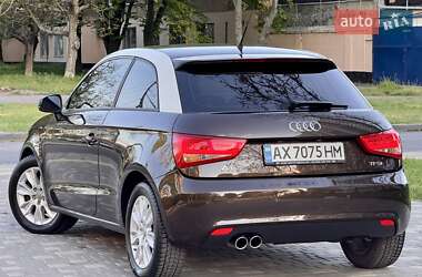 Хэтчбек Audi A1 2011 в 
