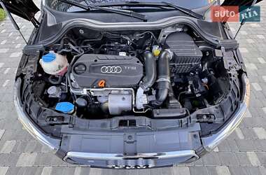 Хэтчбек Audi A1 2011 в 