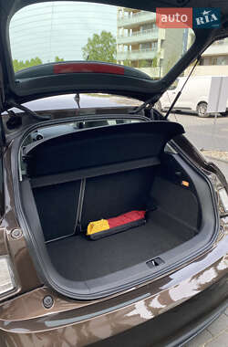 Хэтчбек Audi A1 2010 в 