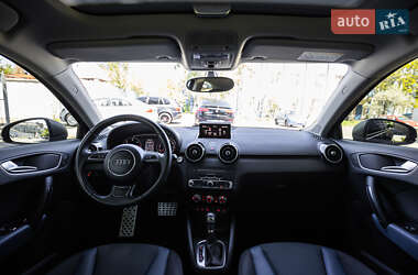 Хетчбек Audi A1 2015 в 