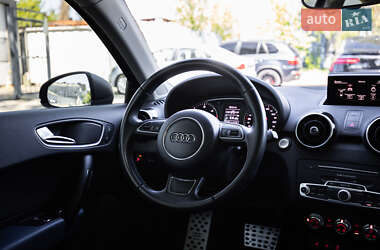 Хетчбек Audi A1 2015 в 
