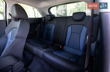 Хетчбек Audi A1 2015 в 