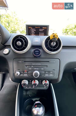 Хетчбек Audi A1 2011 в 